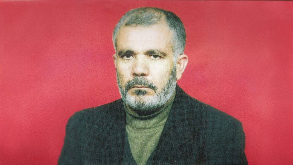 Ayaklar Altında Bir Ağabey